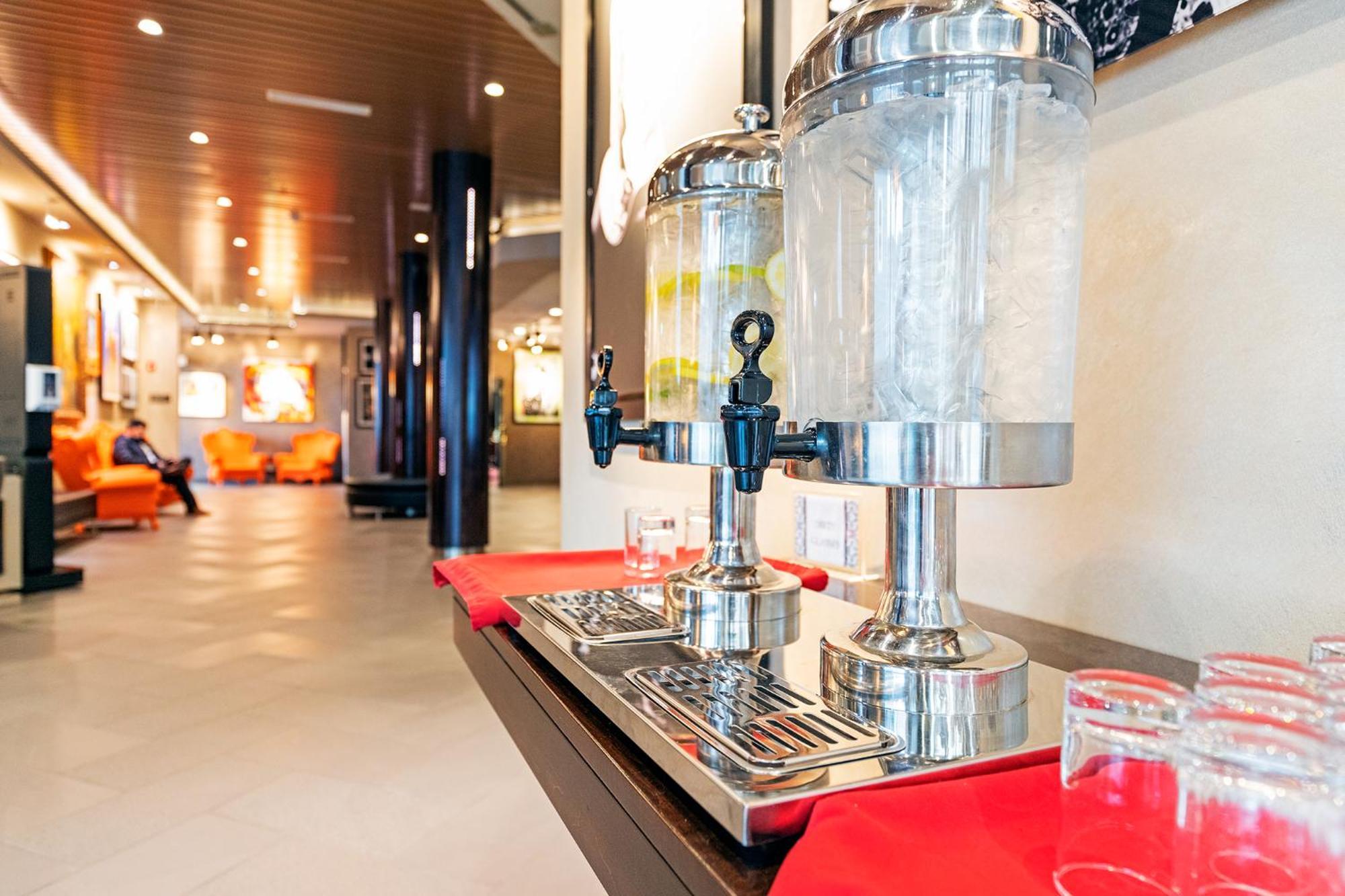 Jag Boutique Hotel Сент-Джонс Экстерьер фото